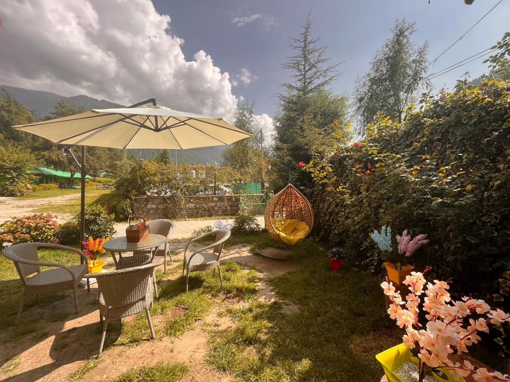 Himalayan Hill Queen Resort, M98160-43400 Hotel Manali (Himachal Pradesh)