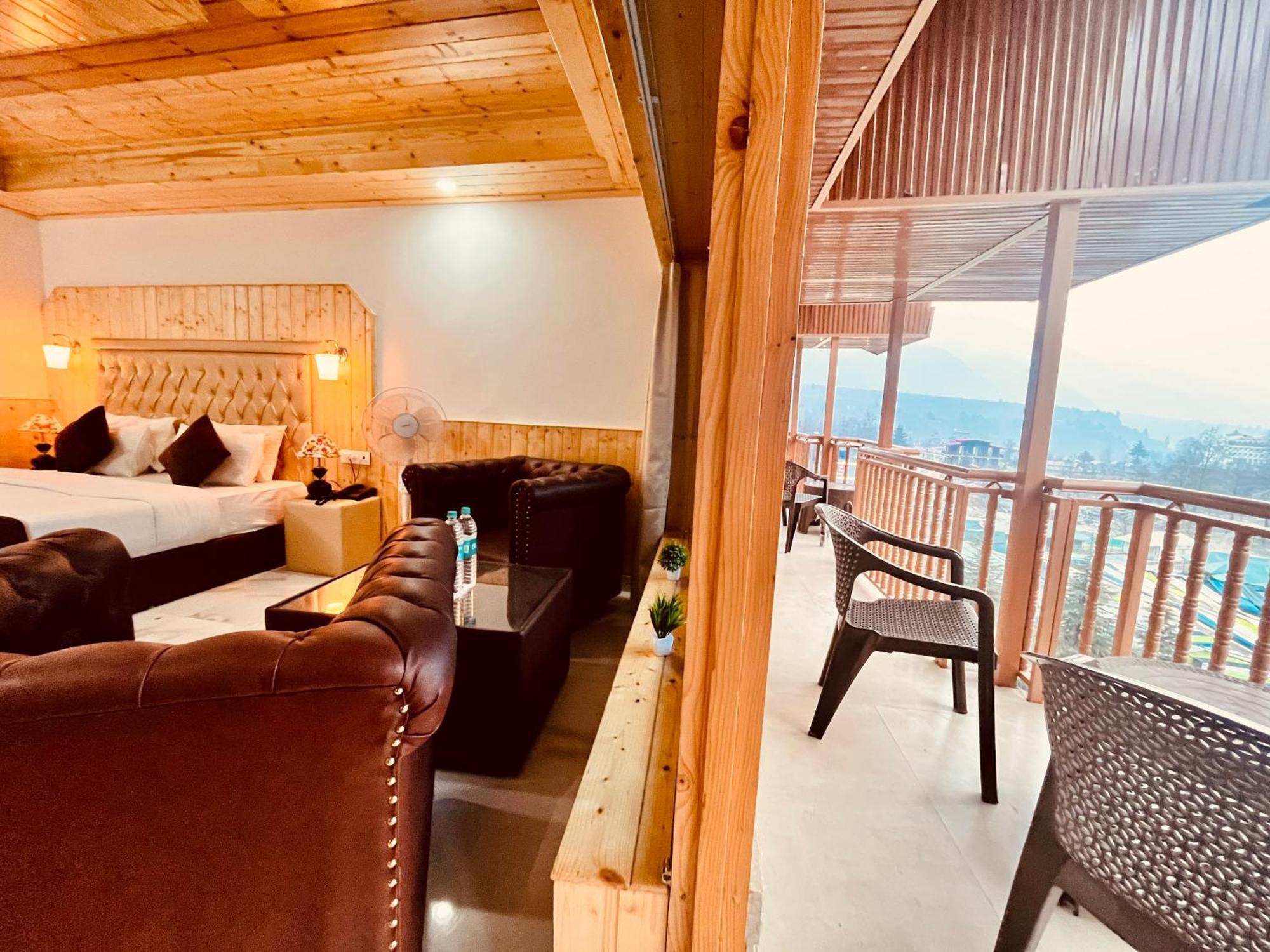 Himalayan Hill Queen Resort, M98160-43400 Hotel