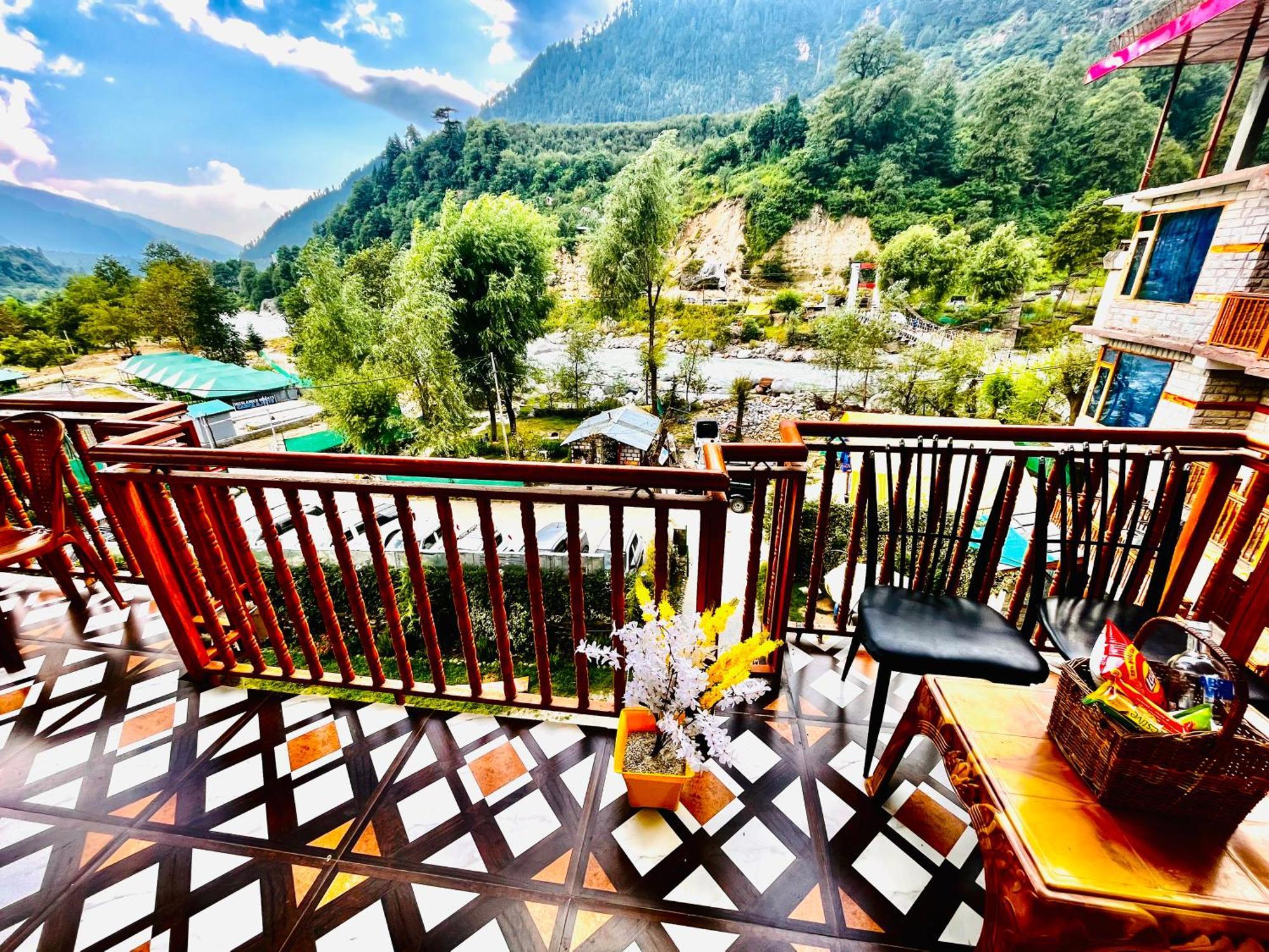 Himalayan Hill Queen Resort, M98160-43400 4*