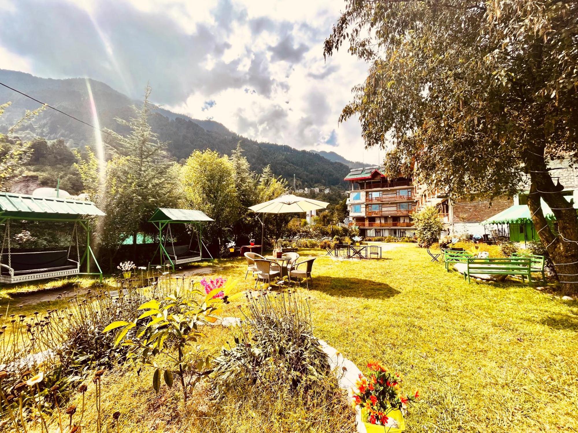 Himalayan Hill Queen Resort, M98160-43400 Hotel Manali (Himachal Pradesh)