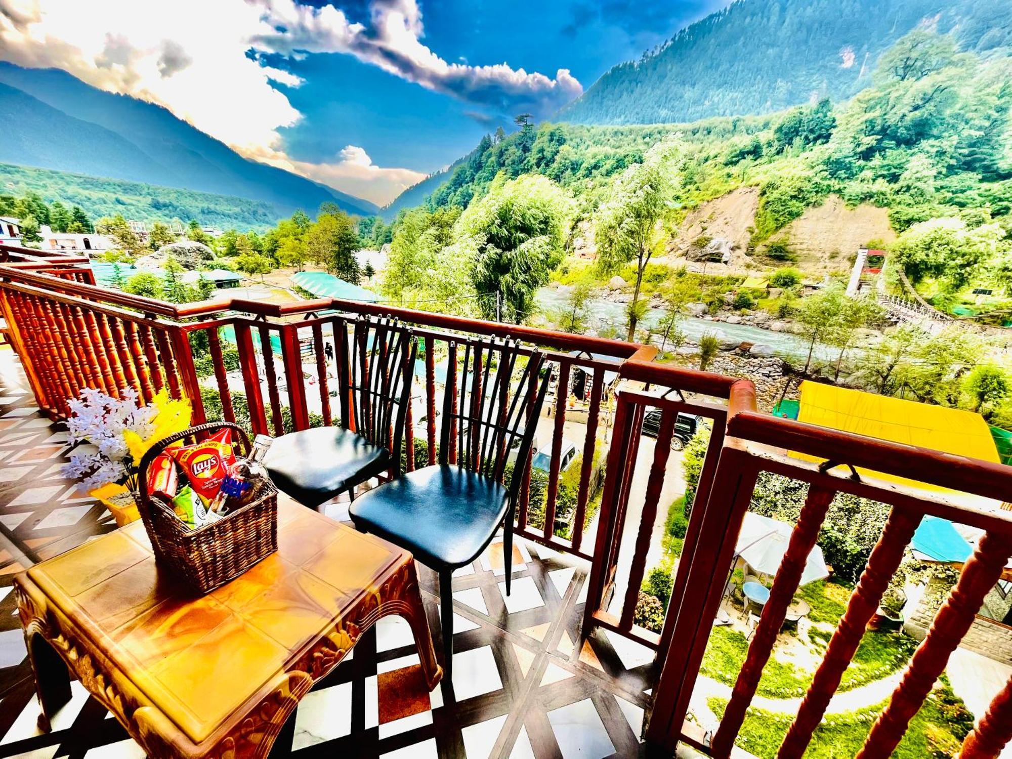 Himalayan Hill Queen Resort, M98160-43400 Hotel Manali (Himachal Pradesh)
