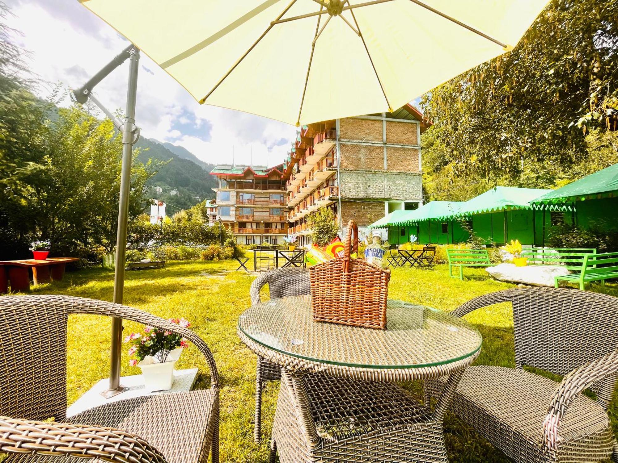 Himalayan Hill Queen Resort, M98160-43400 Hotel