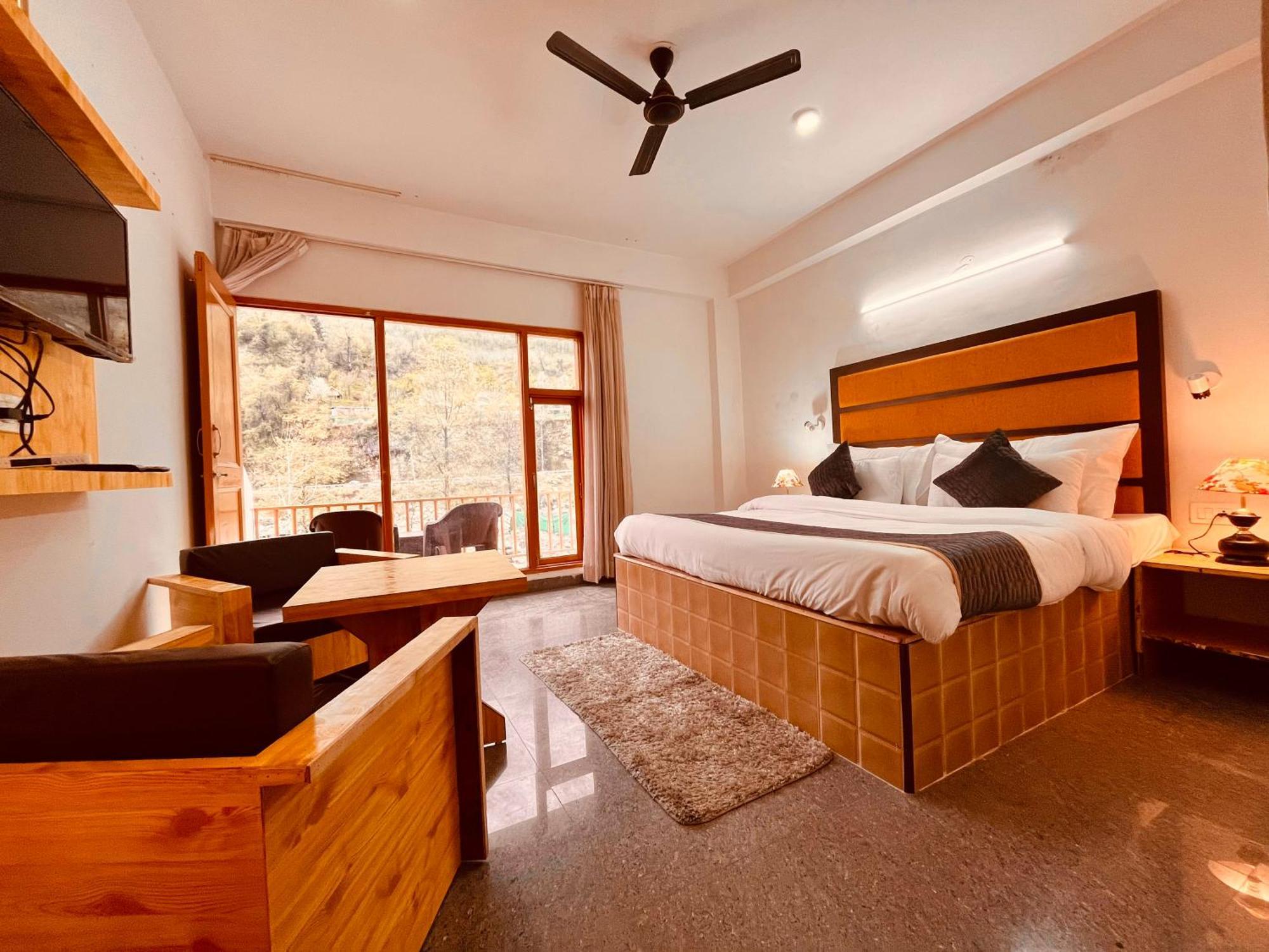 Himalayan Hill Queen Resort, M98160-43400 Hotel